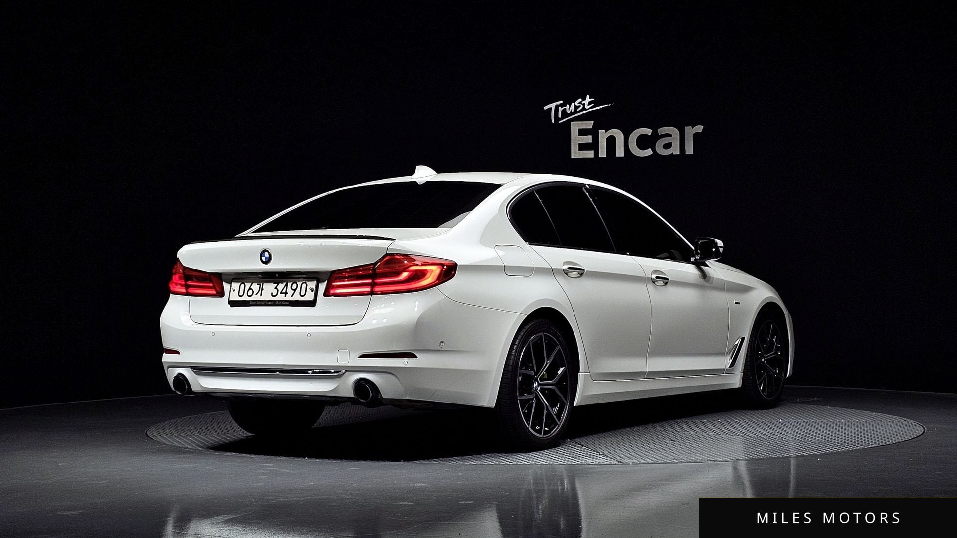 BMW 5 Series (G30) 2018 — миниатюра 2