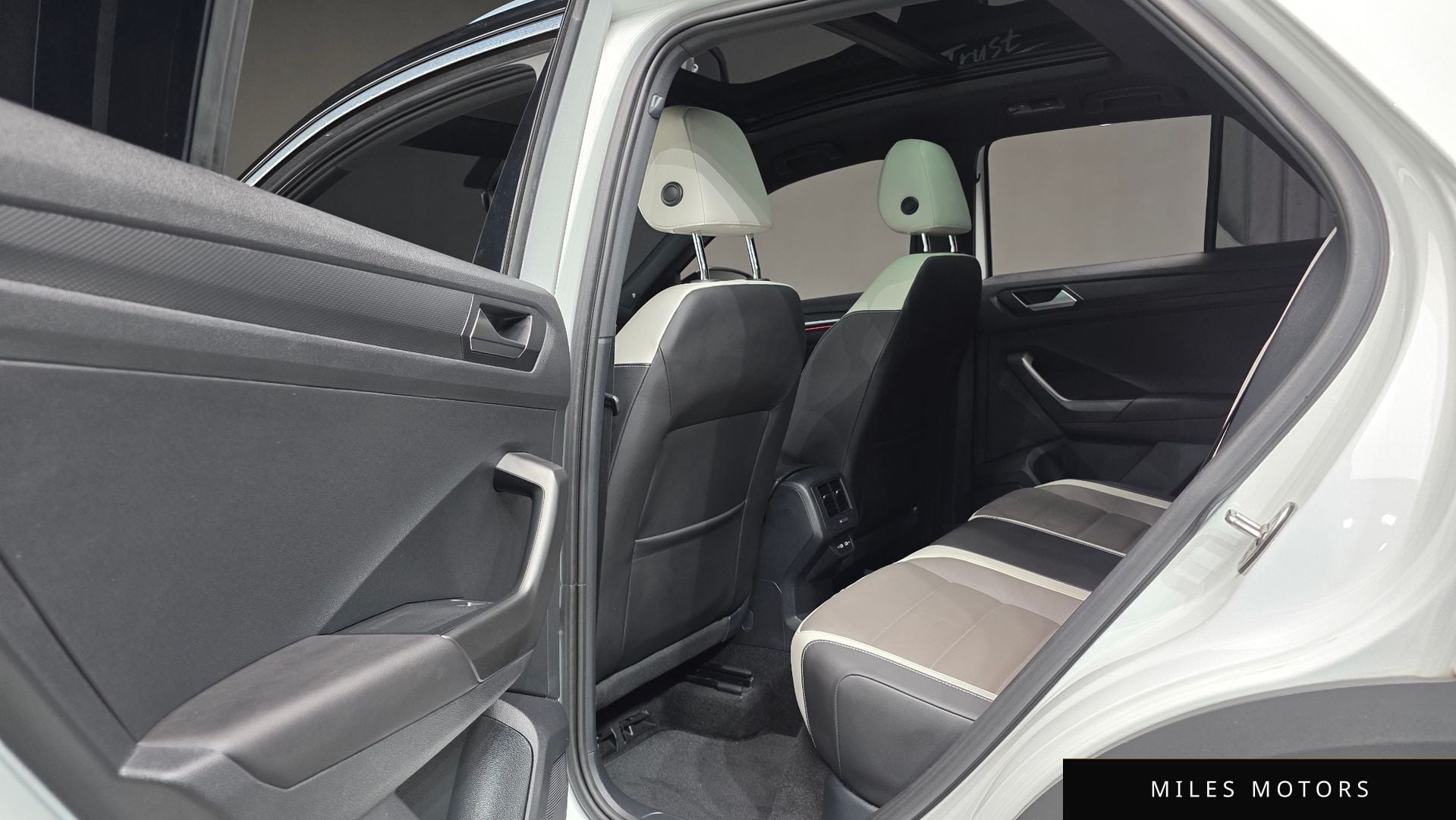 Volkswagen 티록 2022 — миниатюра 23
