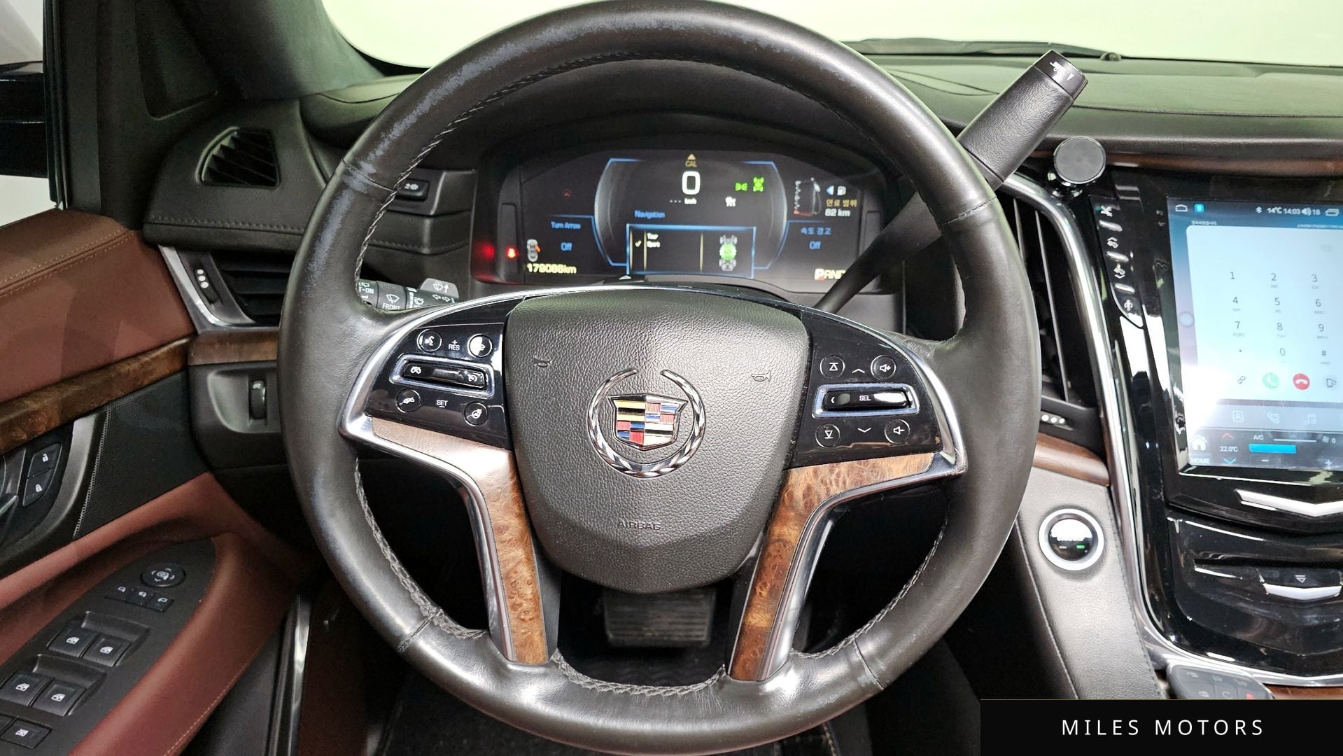 Cadillac 에스컬레이드 2015 — миниатюра 13