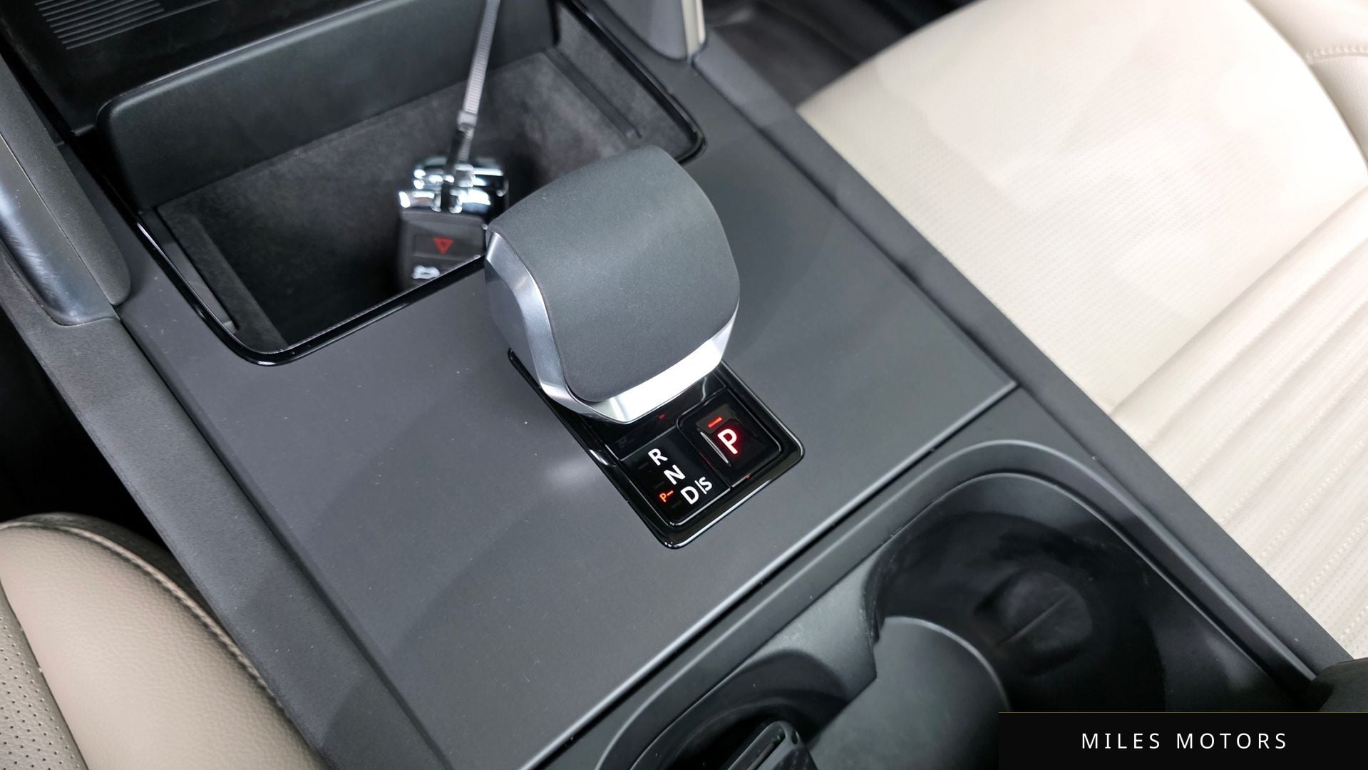 Land Rover Discovery Sport 2025 — миниатюра 9