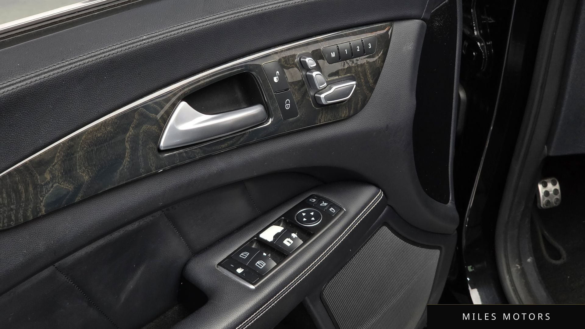 Mercedes-Benz CLS-Class W218 2016 — миниатюра 16