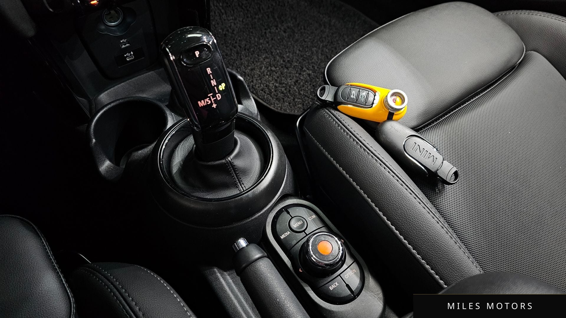 MINI Cooper S 2022 — миниатюра 12