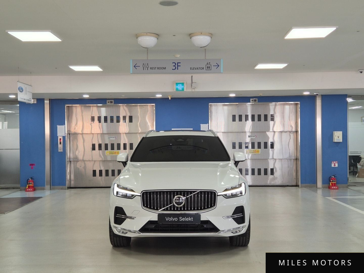 Volvo XC60 2023 — миниатюра 3