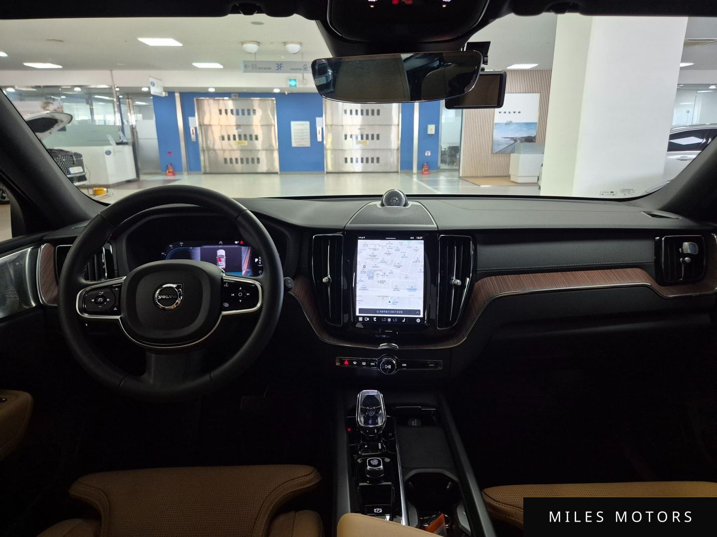 Volvo XC60 2023 — миниатюра 7