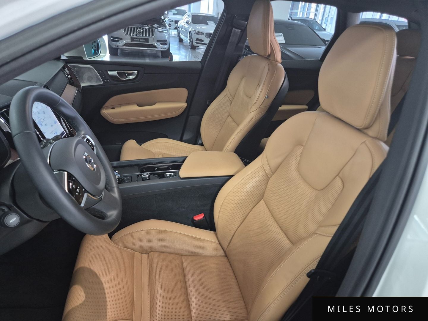 Volvo XC60 2023 — миниатюра 10