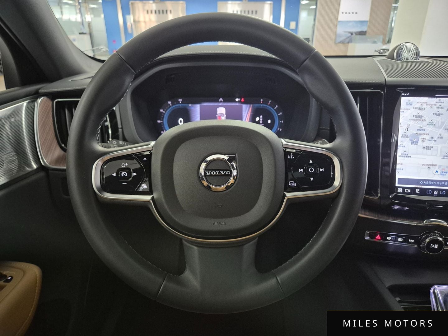 Volvo XC60 2023 — миниатюра 11