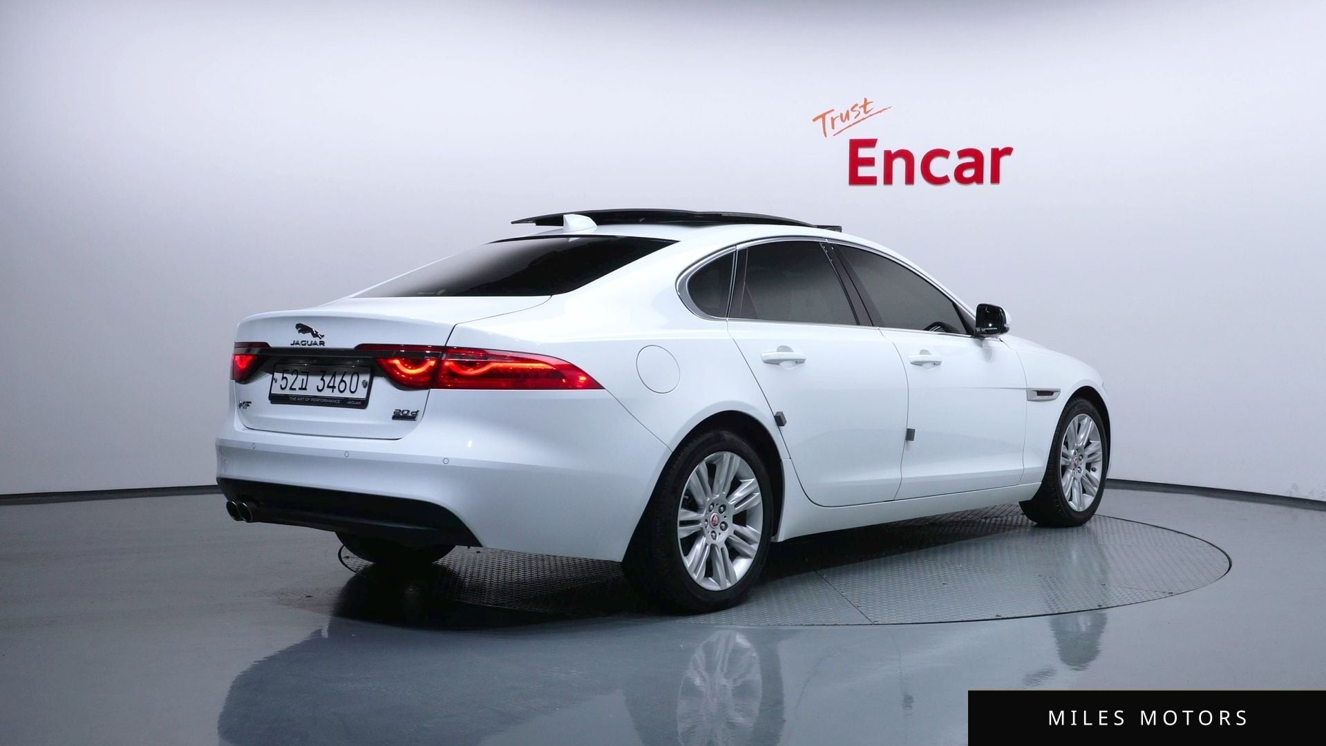 Jaguar XF (X260) 2018 — миниатюра 2
