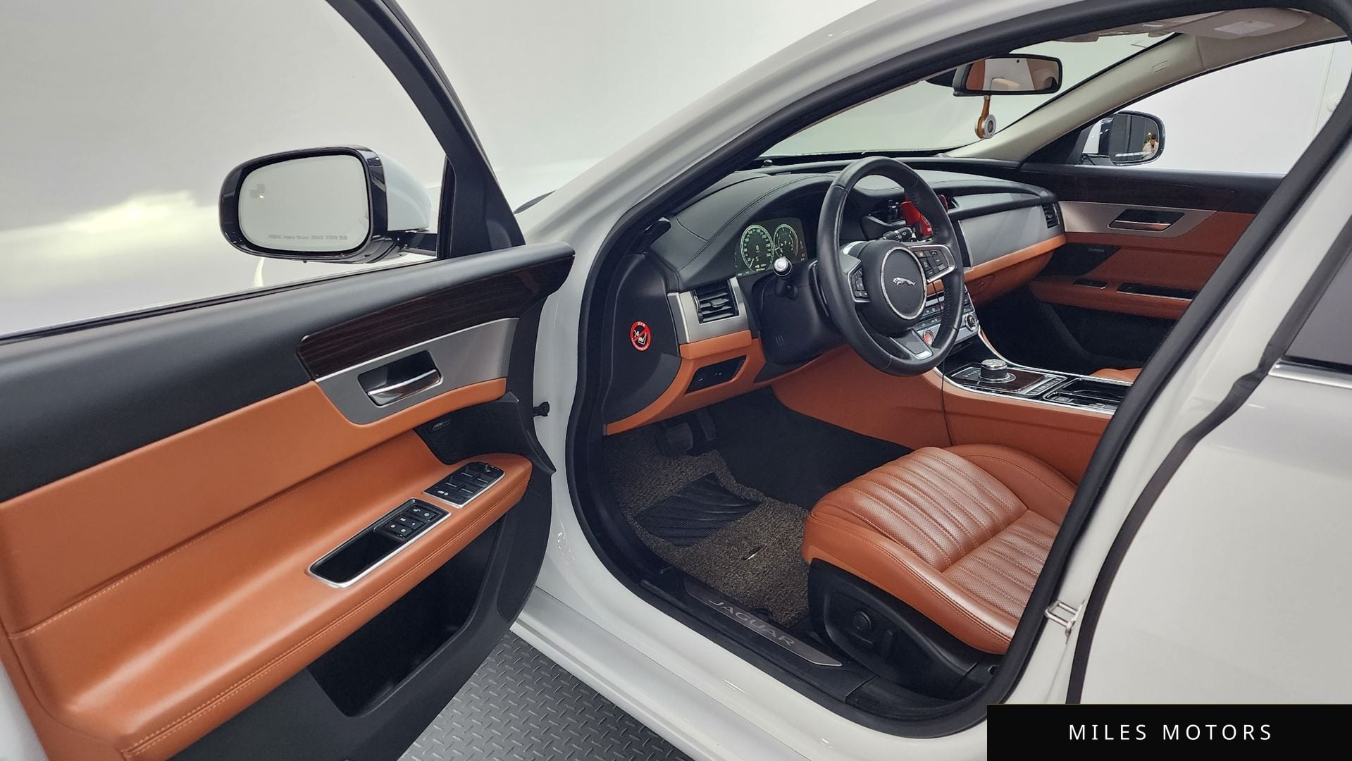 Jaguar XF (X260) 2018 — миниатюра 10