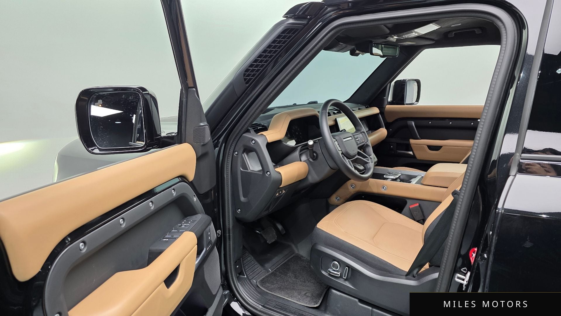 Land Rover Defender 2025 — миниатюра 10