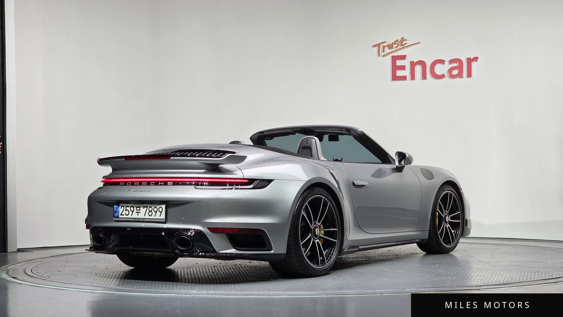 Porsche 911 (992) 2022 — миниатюра 2