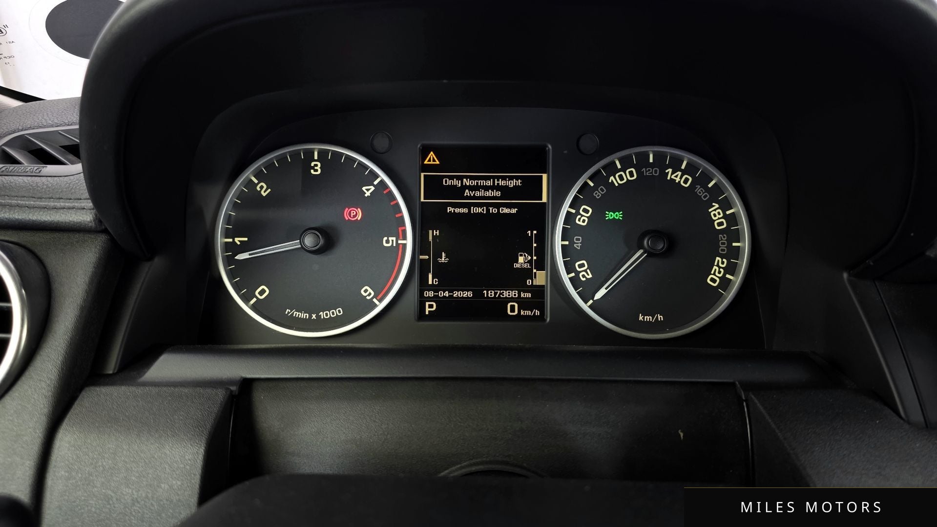 Land Rover Discovery 2013 — миниатюра 8