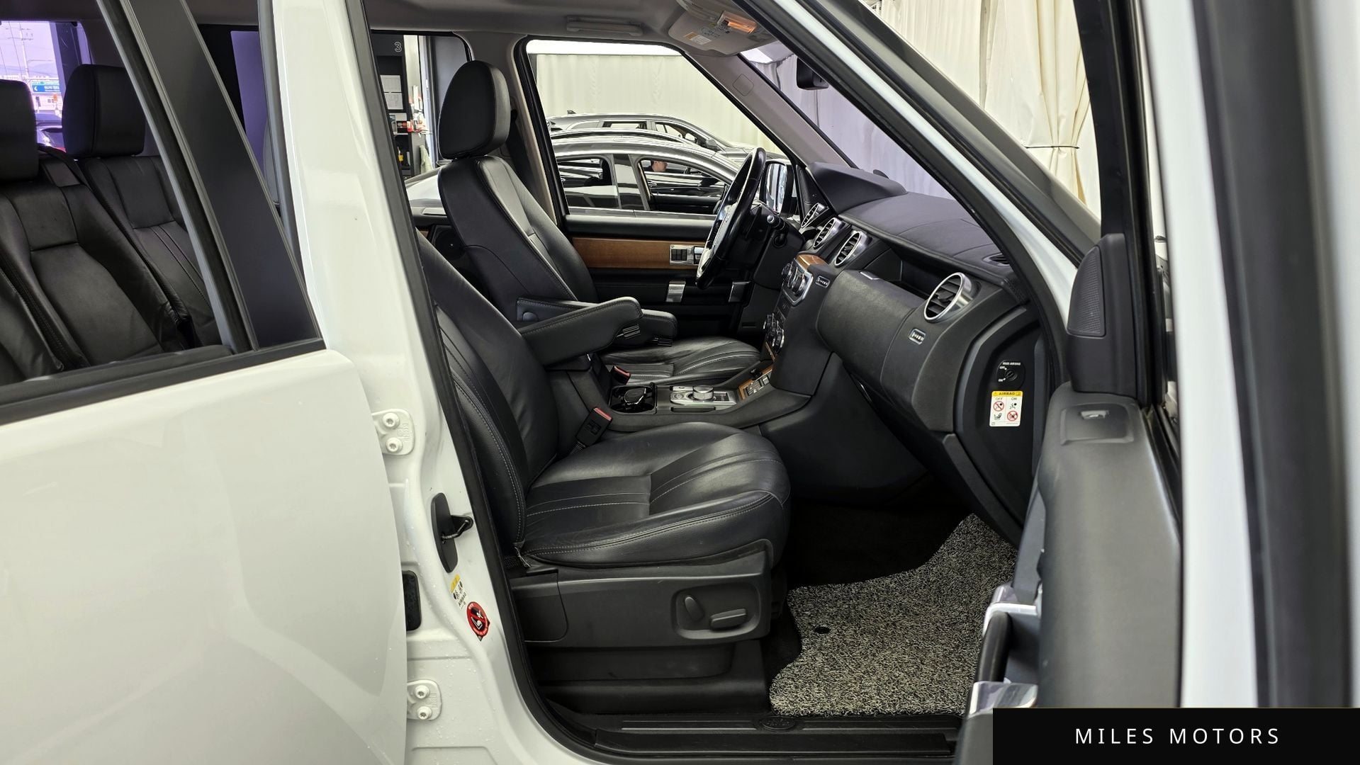 Land Rover Discovery 2013 — миниатюра 11