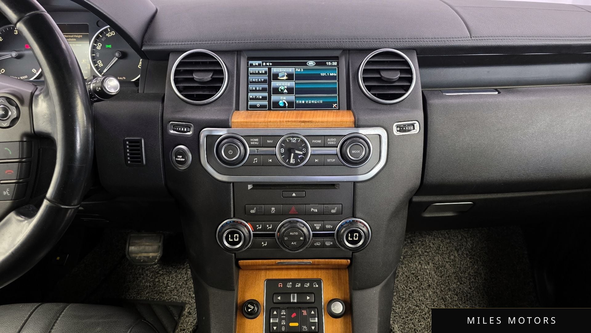Land Rover Discovery 2013 — миниатюра 14