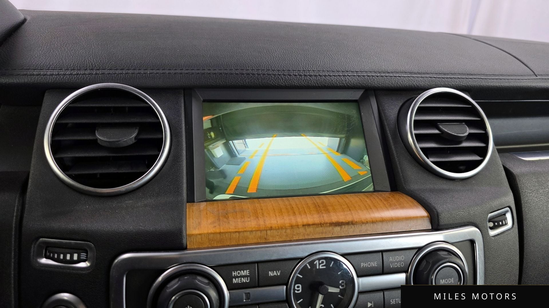 Land Rover Discovery 2013 — миниатюра 15