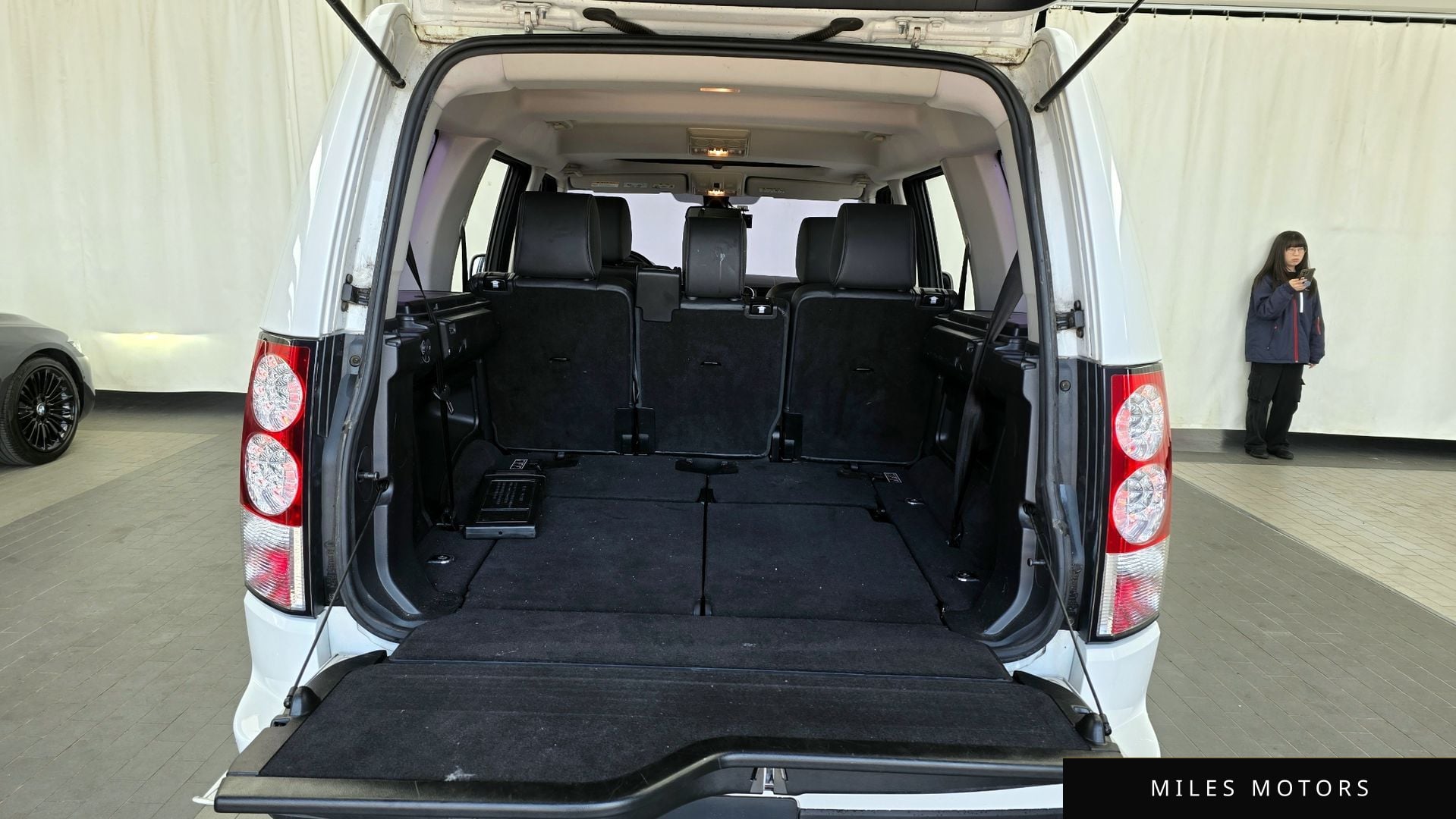 Land Rover Discovery 2013 — миниатюра 20