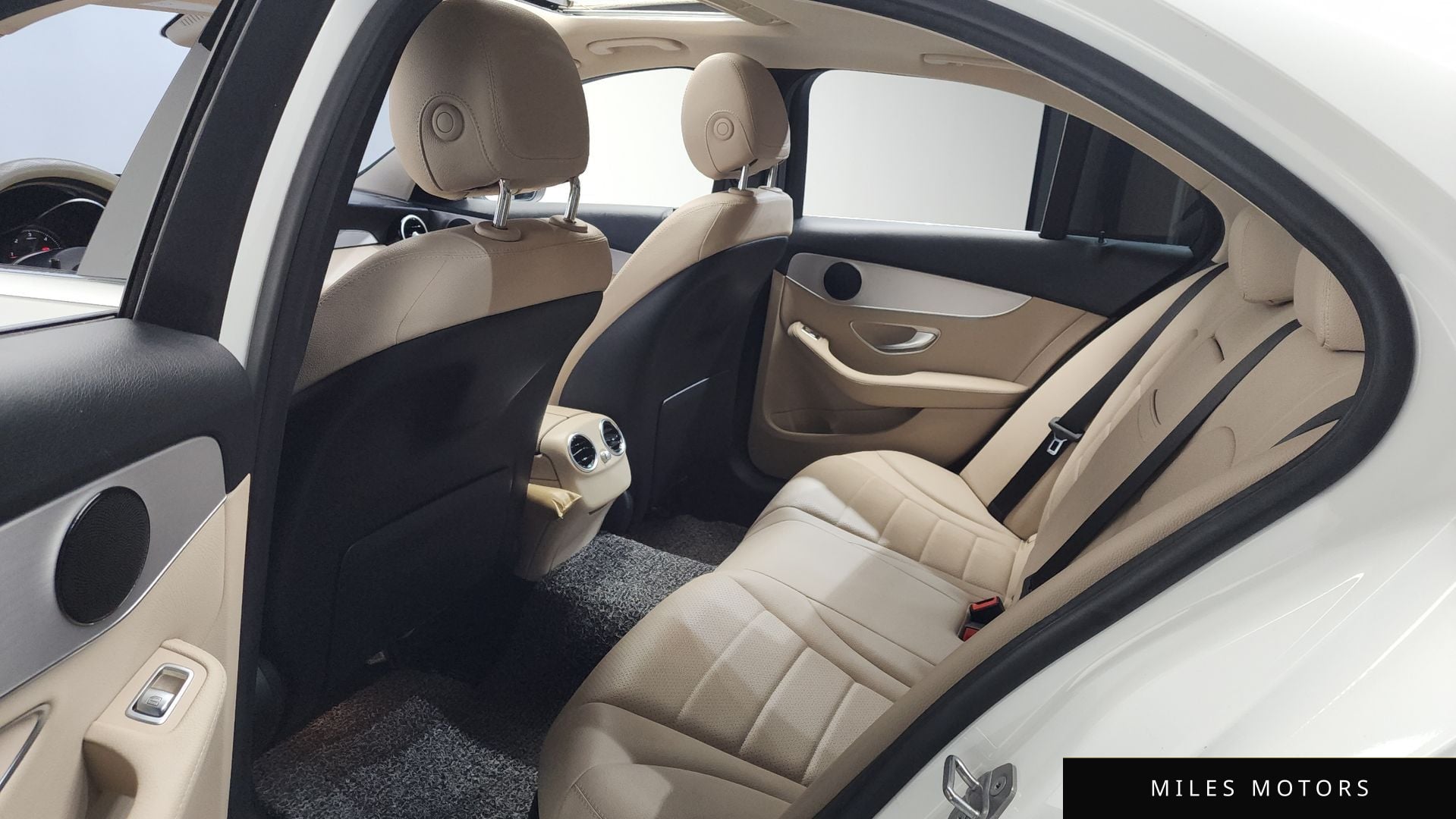 Mercedes-Benz C-클래스 W205 2017 — миниатюра 18