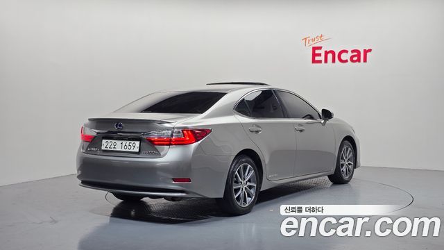 Лексус ES300h 2018 — миниатюра 2