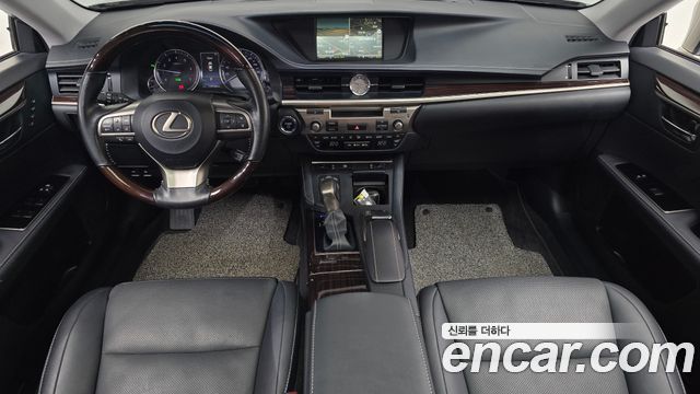 Лексус ES300h 2018 — миниатюра 10