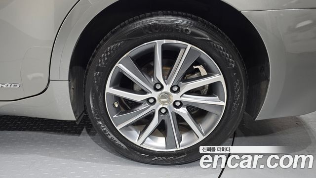 Лексус ES300h 2018 — миниатюра 7
