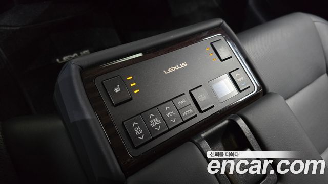 Лексус ES300h 2018 — миниатюра 31