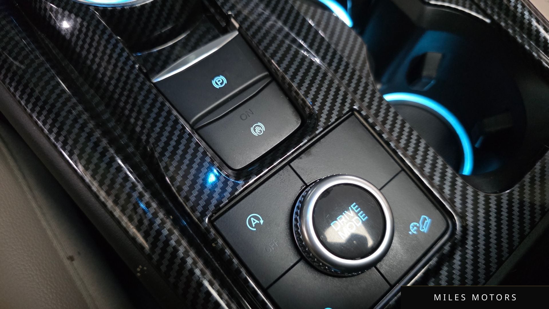 Ford 익스플로러 2020 — миниатюра 35