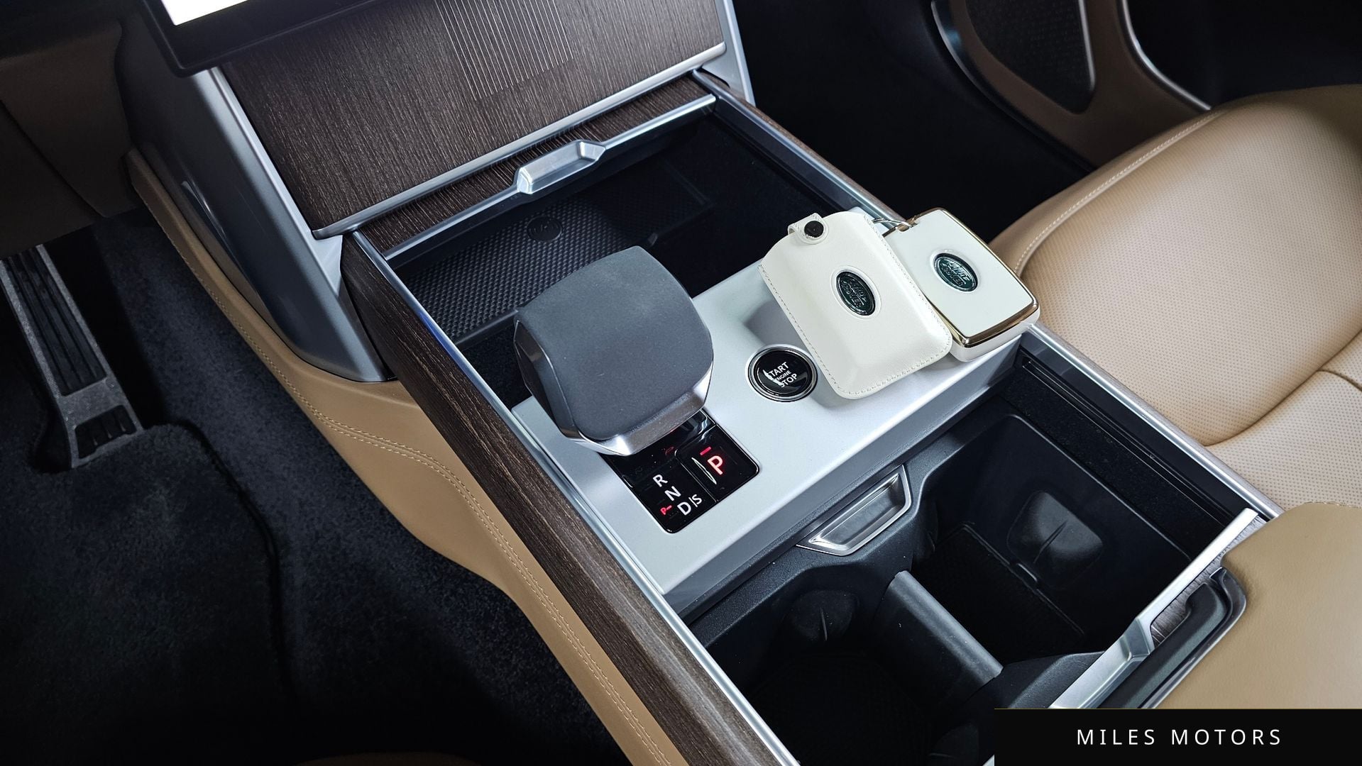 Land Rover Range Rover 2024 — миниатюра 12