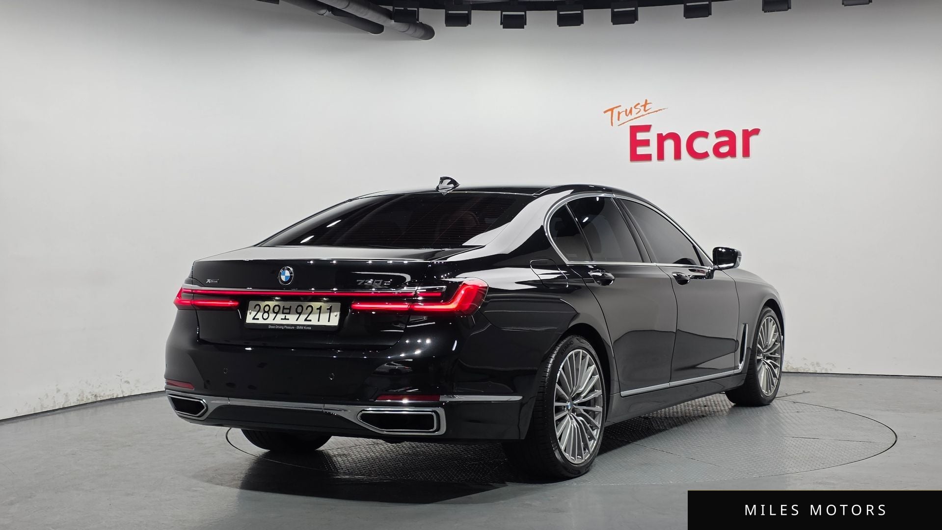 BMW 7 Series (G11) 2021 — миниатюра 2
