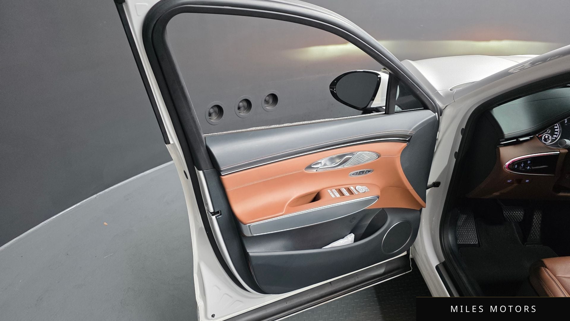 Genesis GV70 2021 — миниатюра 14