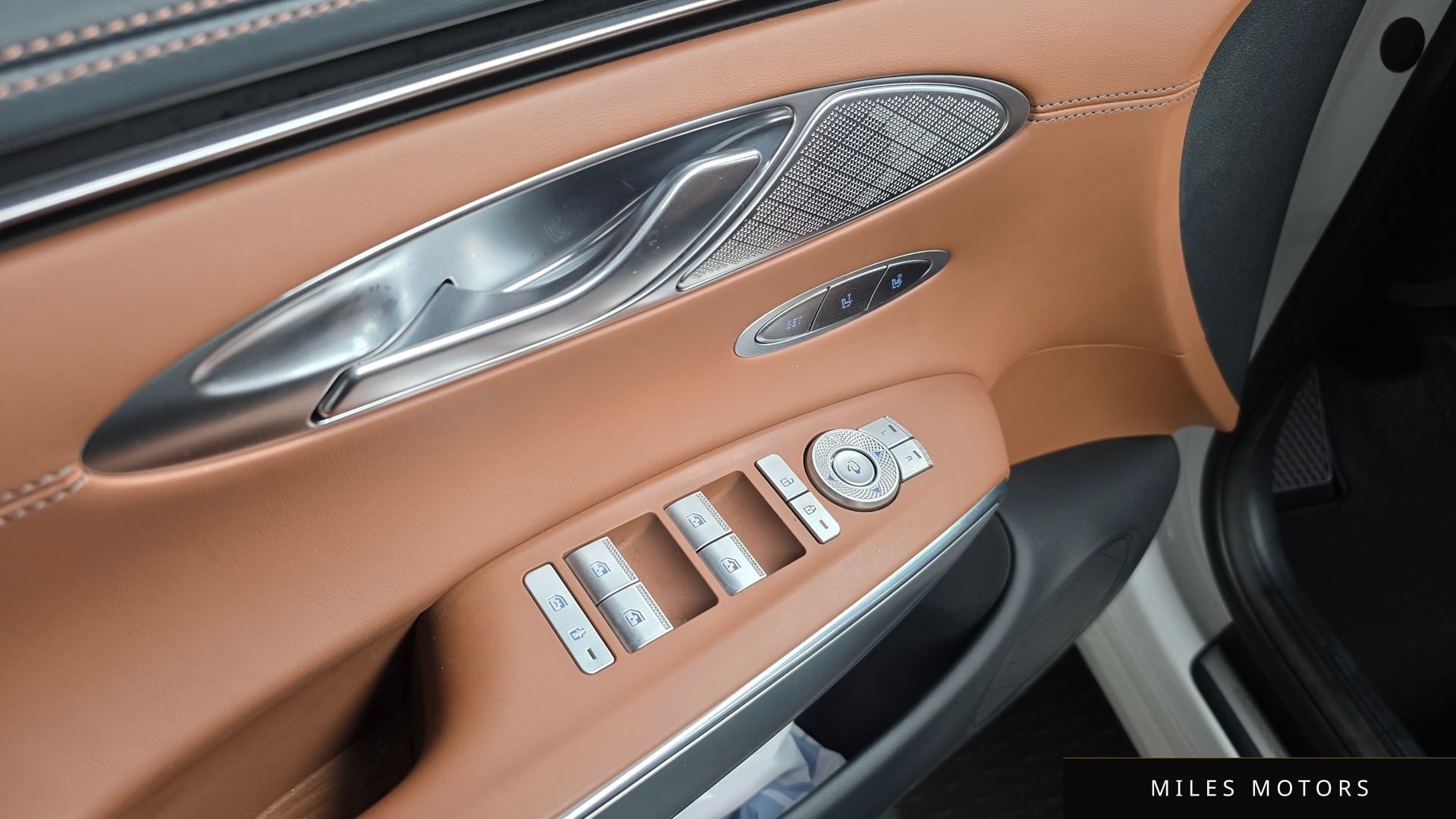 Genesis GV70 2021 — миниатюра 35