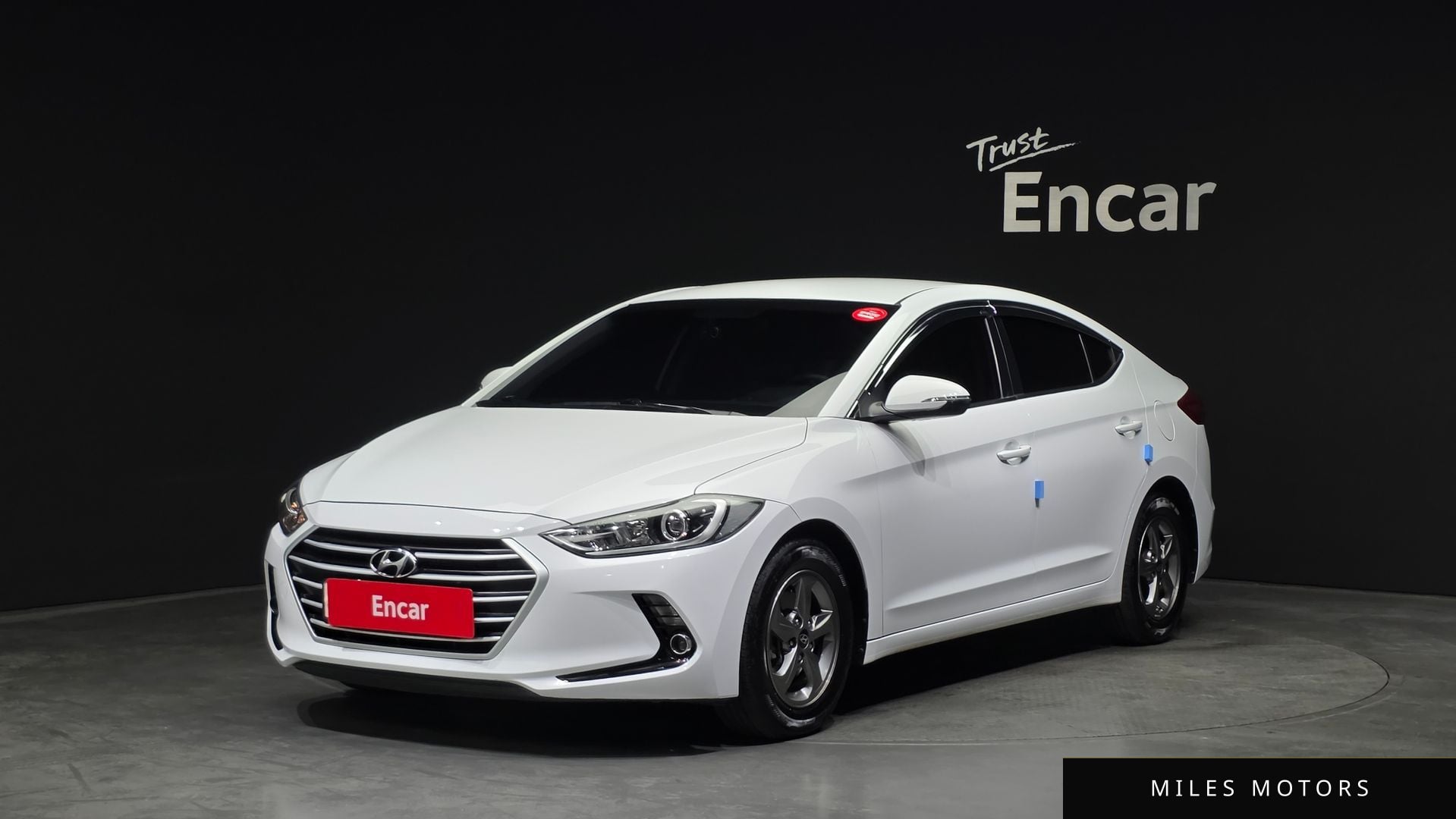 Hyundai AVANTE 2017 — фото 1 из 12