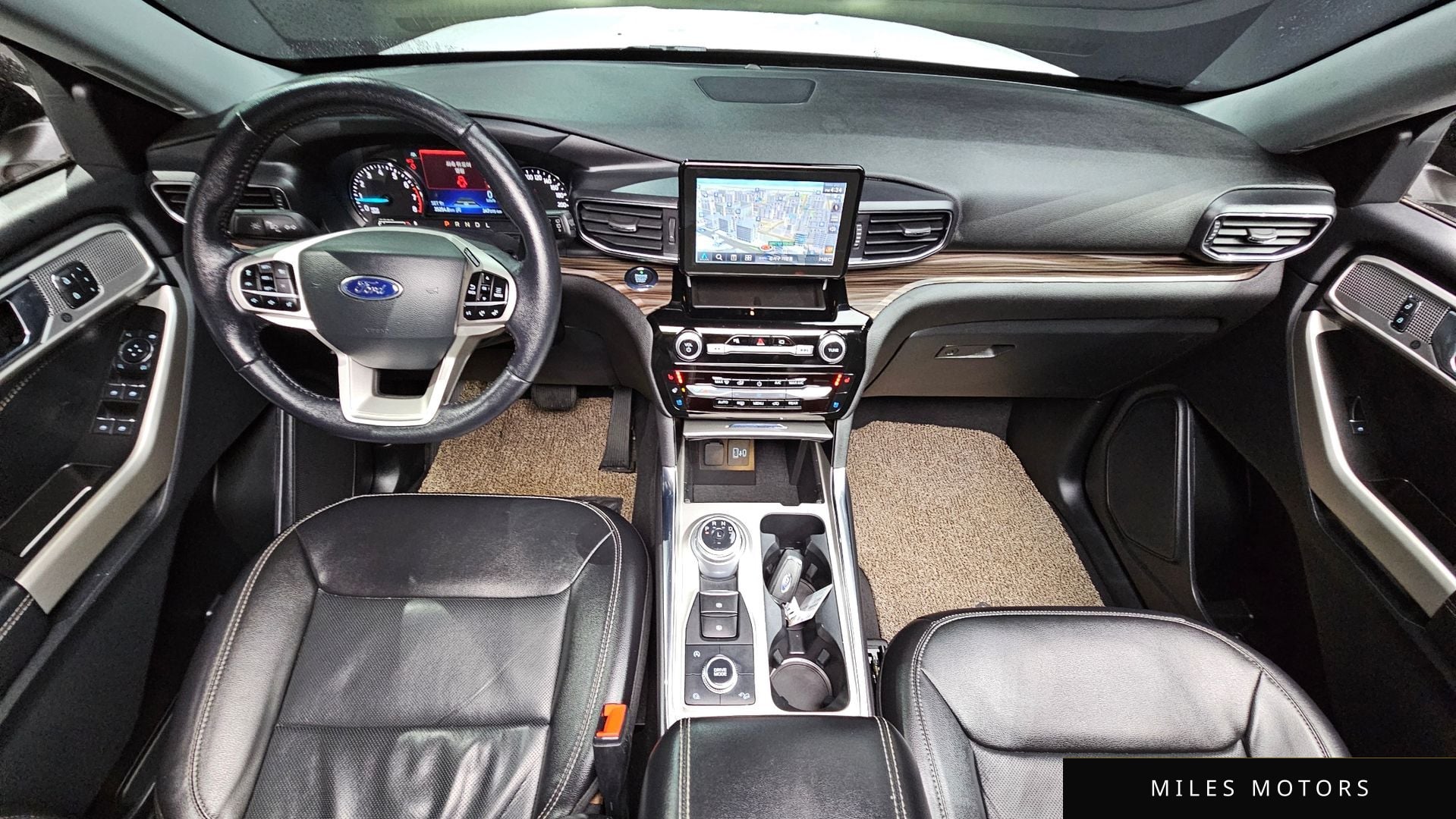 Ford Explorer 2021 — миниатюра 10