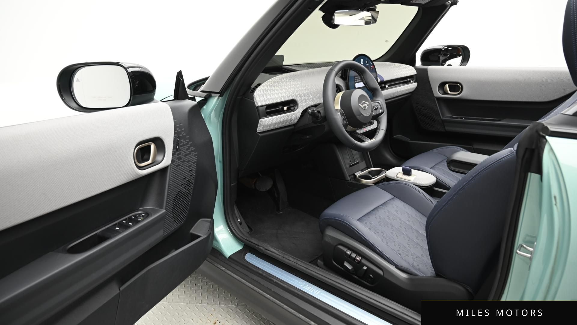 MINI Cooper Convertible 2025 — миниатюра 11