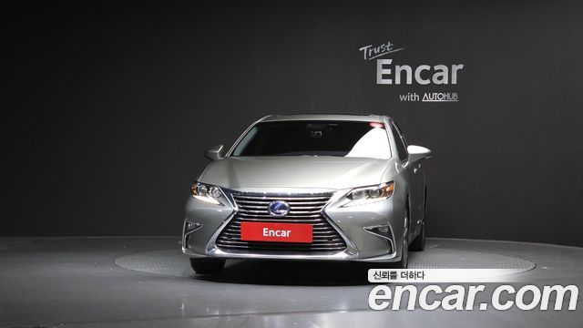 Лексус ES300h 2018 — миниатюра 3