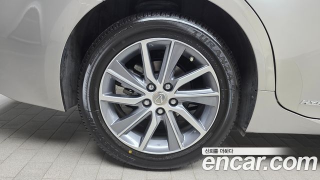 Лексус ES300h 2018 — миниатюра 5