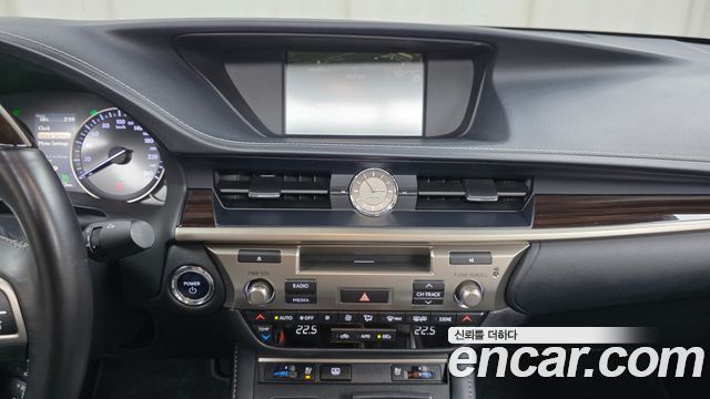Лексус ES300h 2018 — миниатюра 20