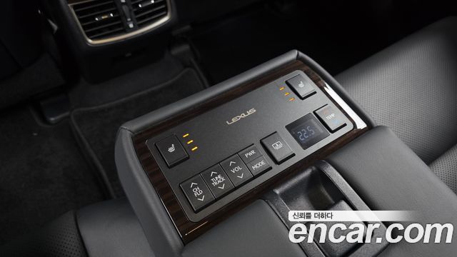Лексус ES300h 2018 — миниатюра 25