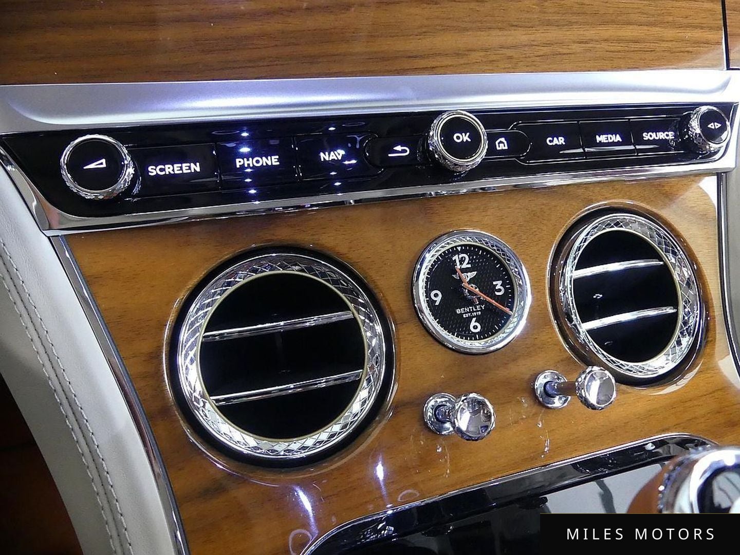Bentley 컨티넨탈 GT 2022 — миниатюра 16
