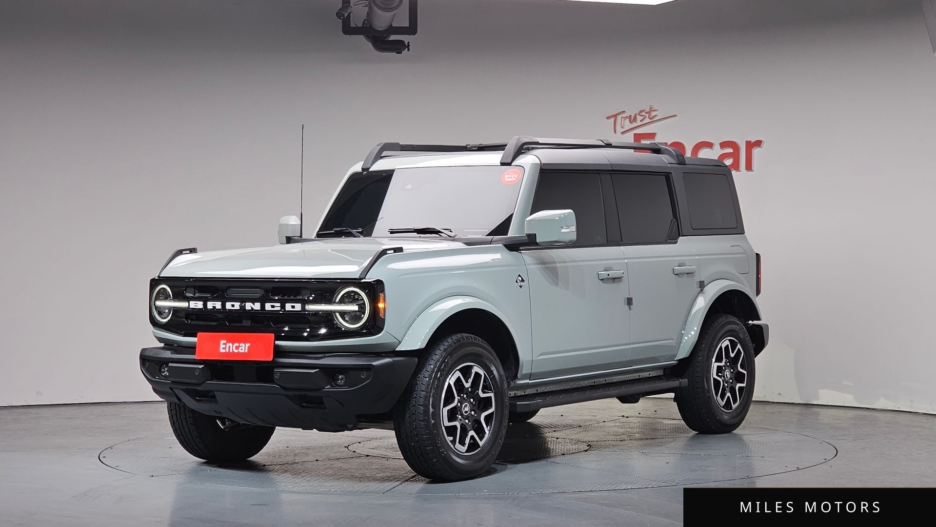 Ford Bronco 2023 — фото 1 из 12