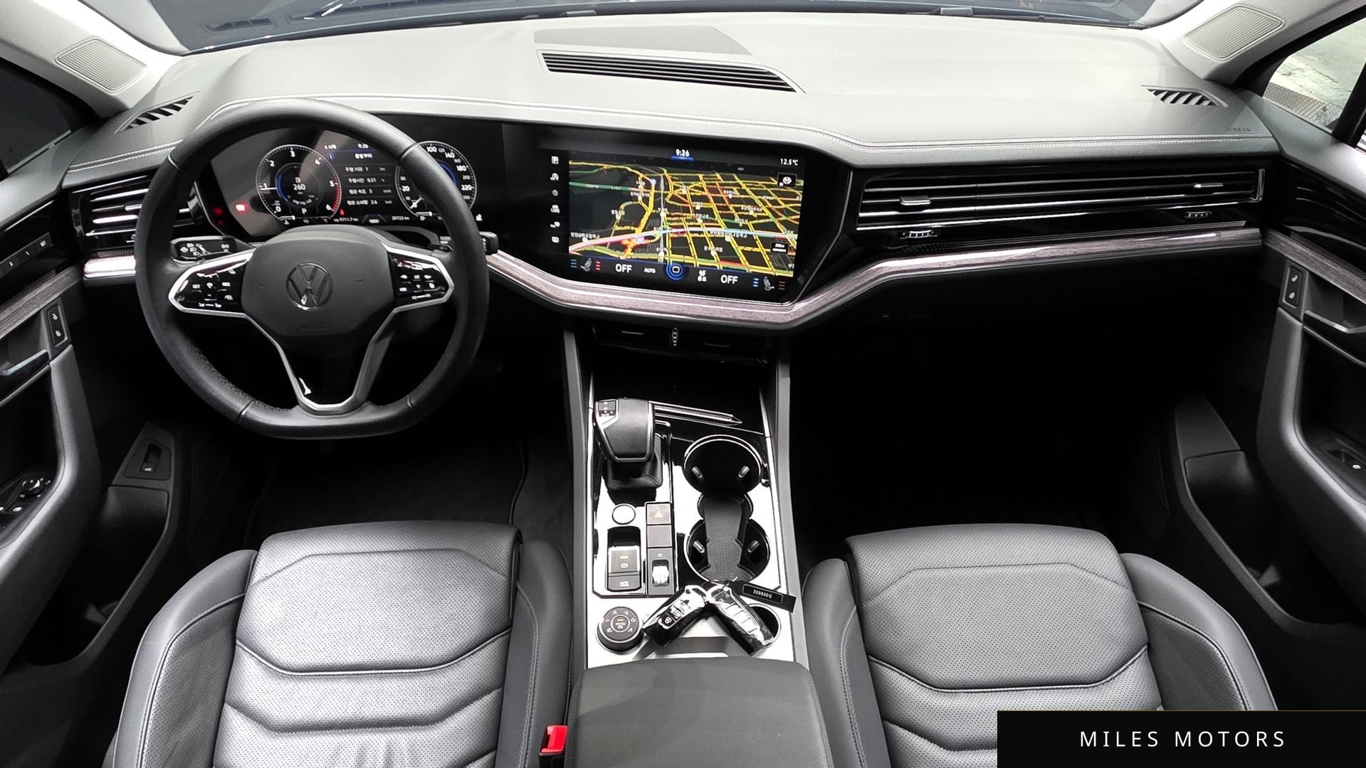 Volkswagen Touareg 2023 — миниатюра 10