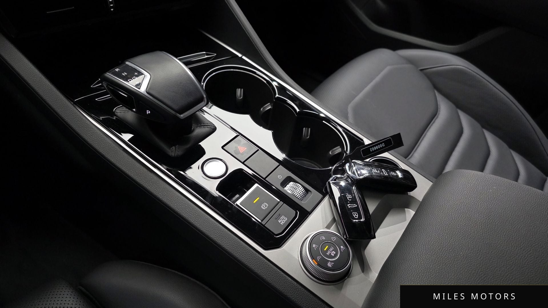 Volkswagen Touareg 2023 — миниатюра 12