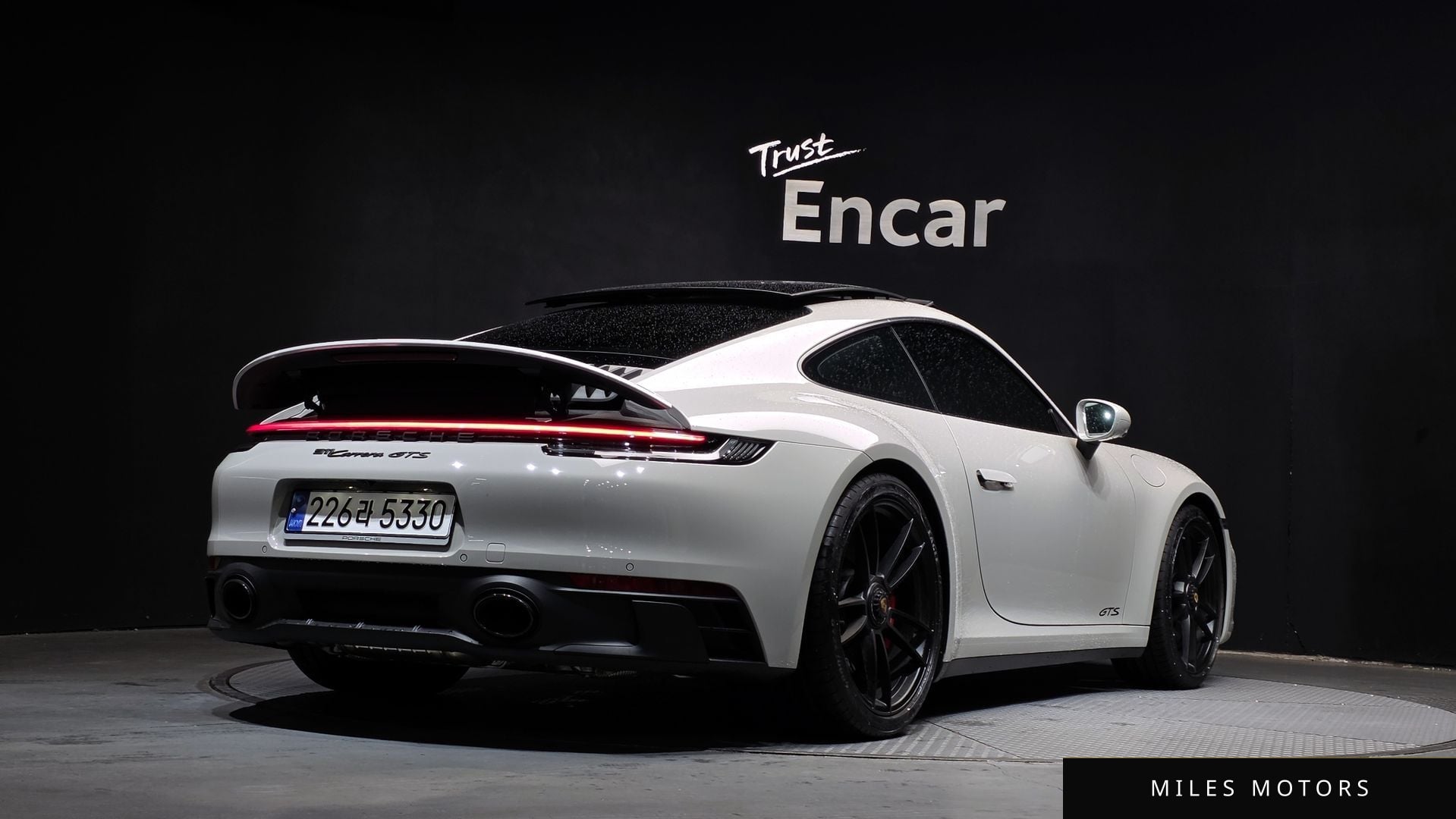 Porsche 911 (992) 2023 — миниатюра 2
