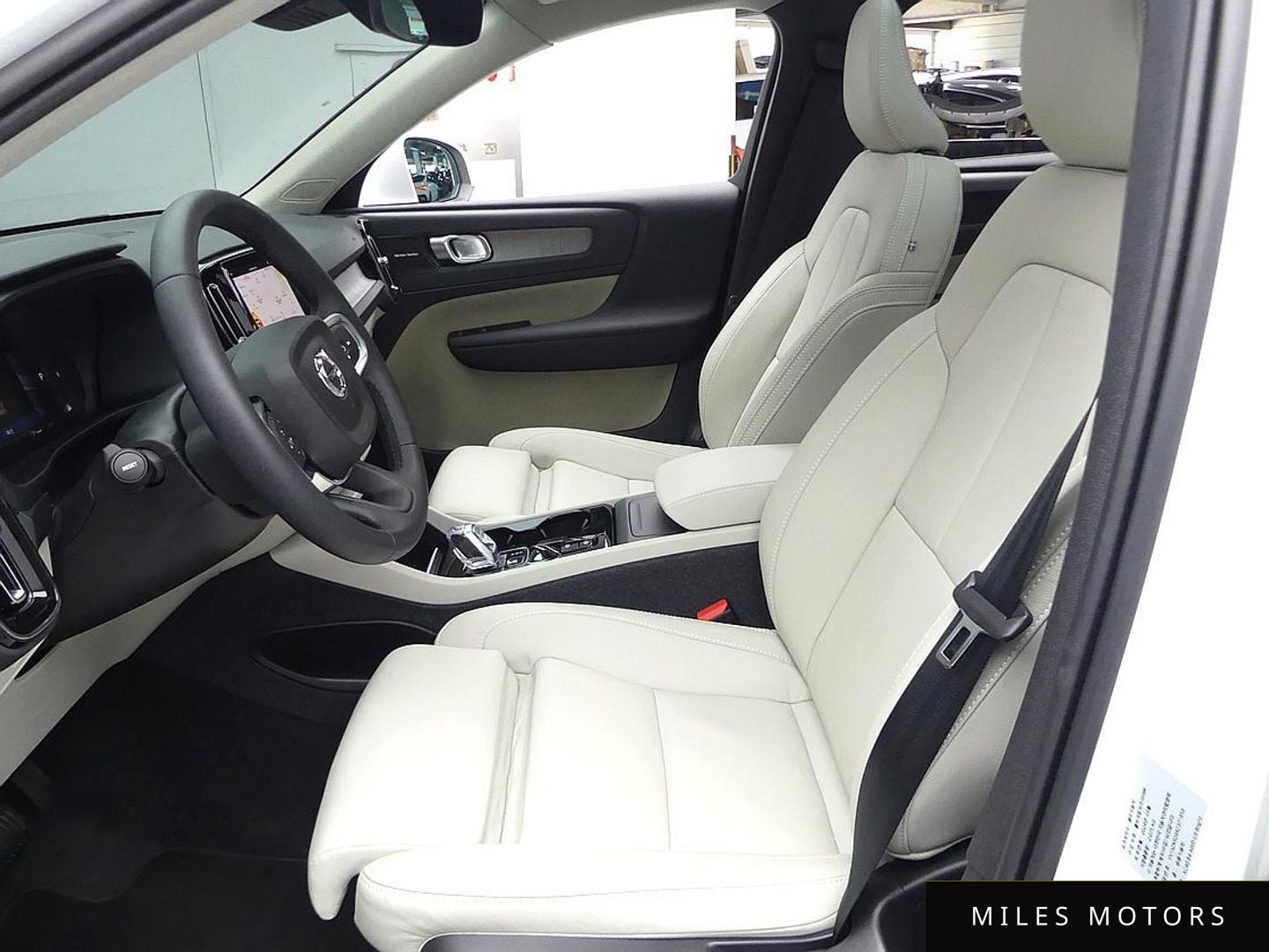 Volvo XC40 2024 — миниатюра 10