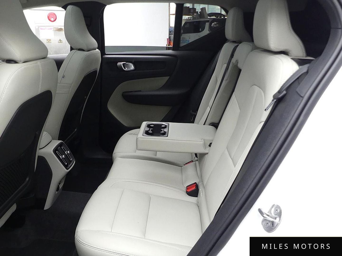 Volvo XC40 2024 — миниатюра 11