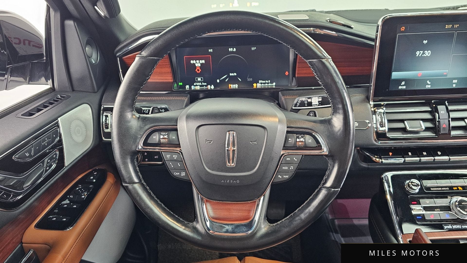 Lincoln 네비게이터 2021 — миниатюра 18
