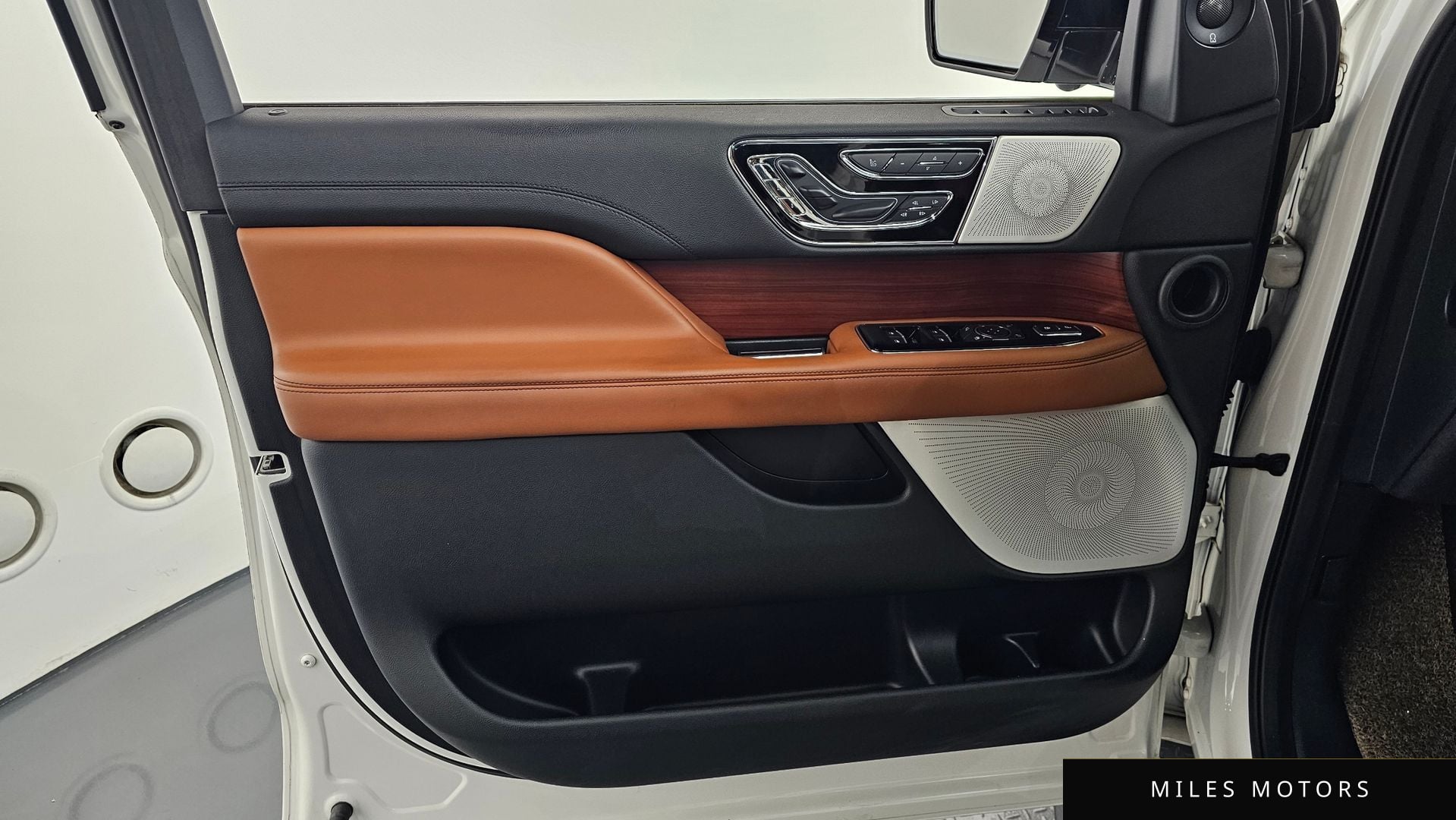 Lincoln 네비게이터 2021 — миниатюра 14