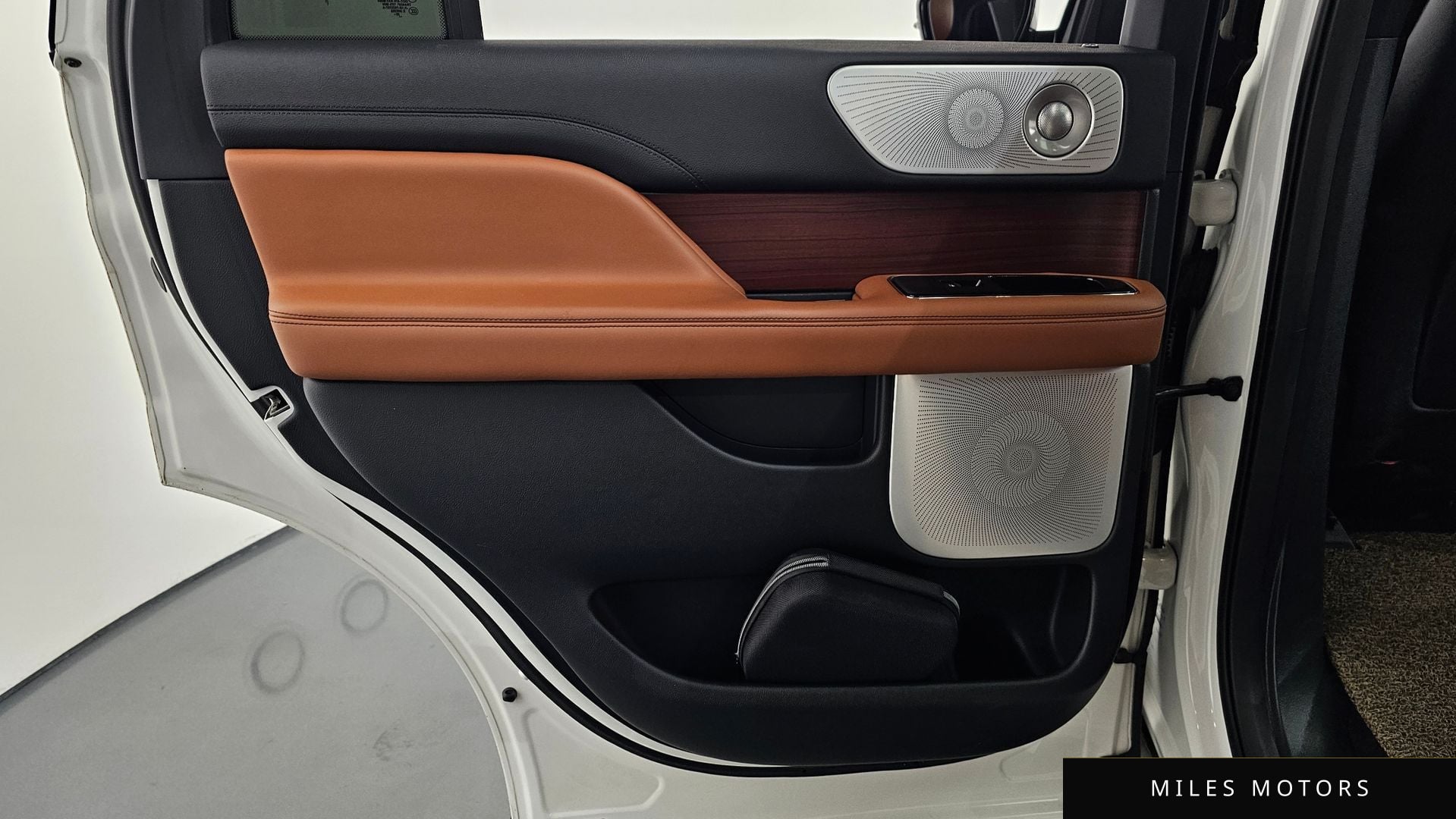 Lincoln 네비게이터 2021 — миниатюра 15