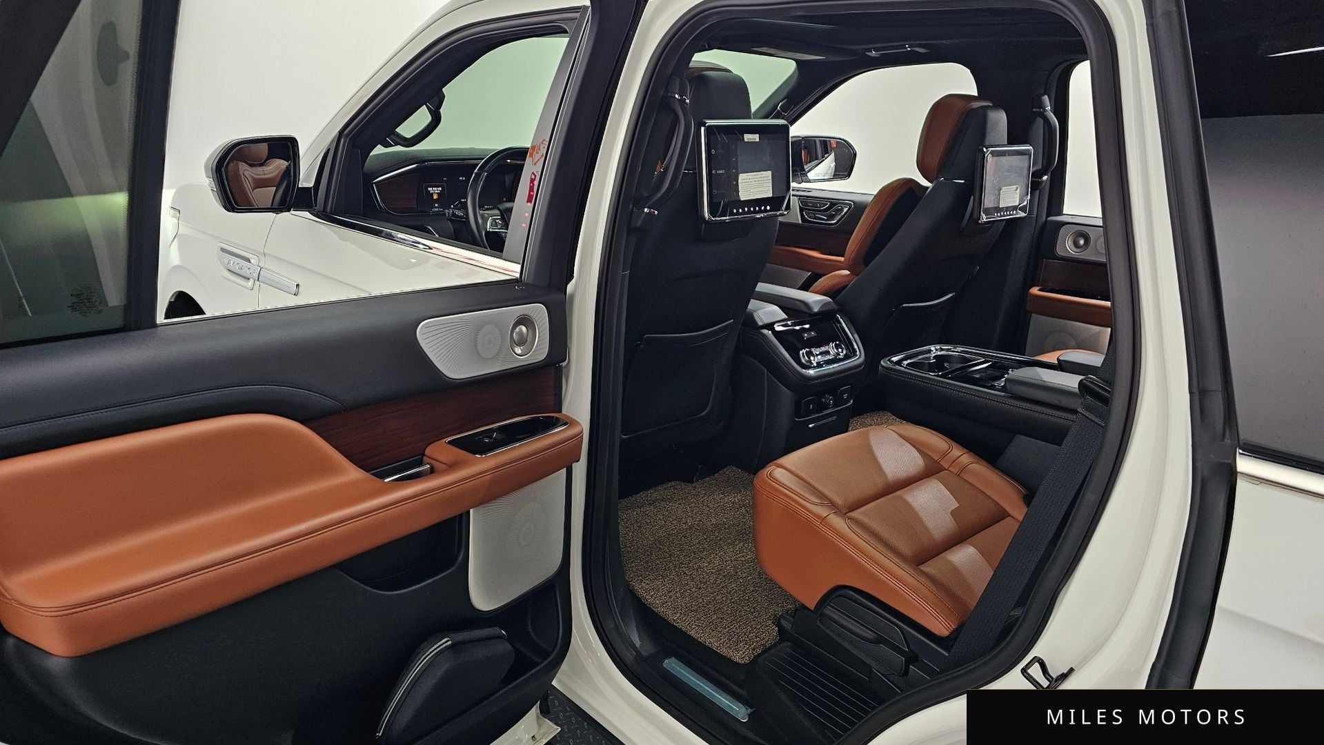 Lincoln 네비게이터 2021 — миниатюра 36