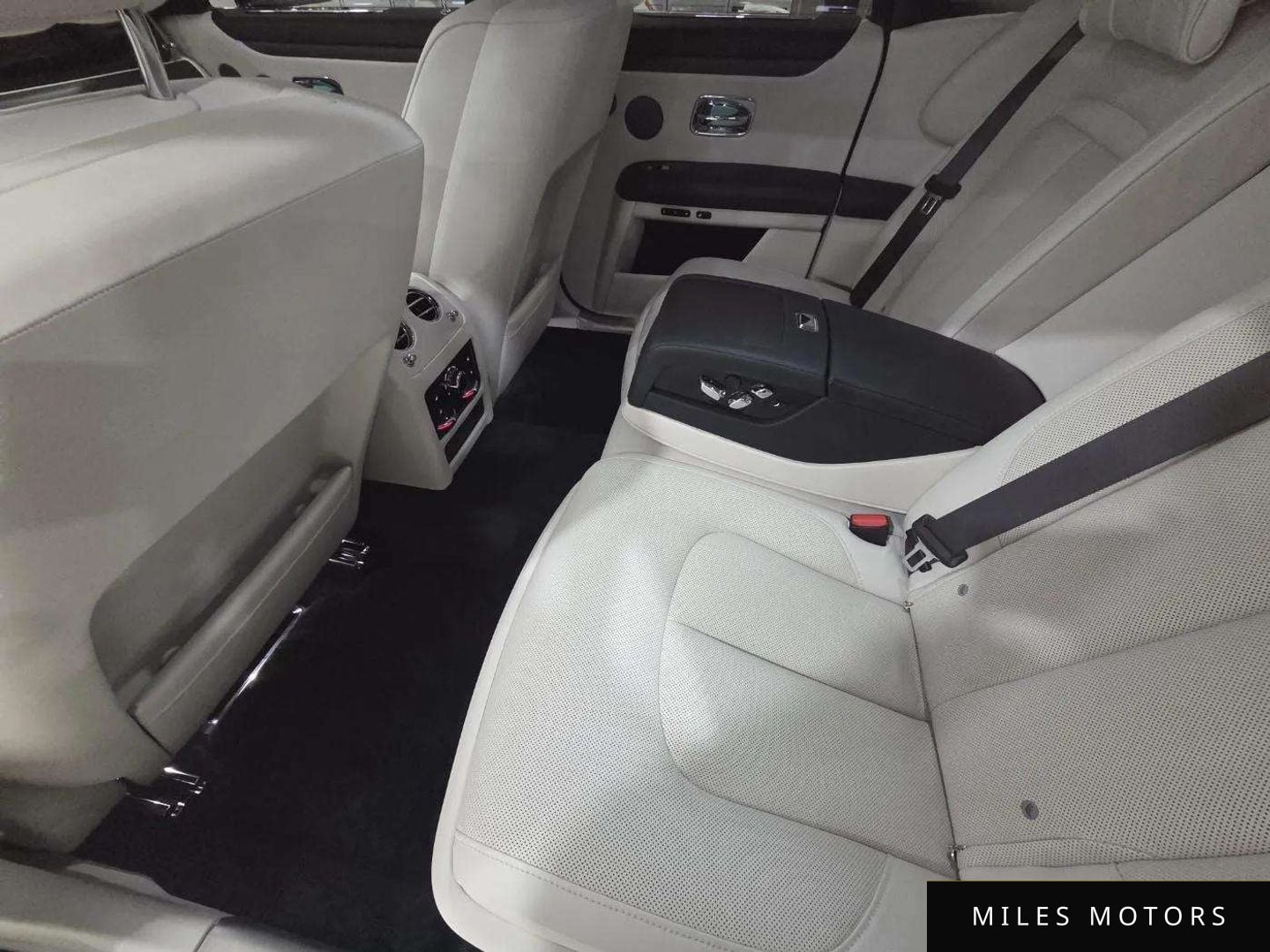 Rolls-Royce Ghost 2021 — миниатюра 17