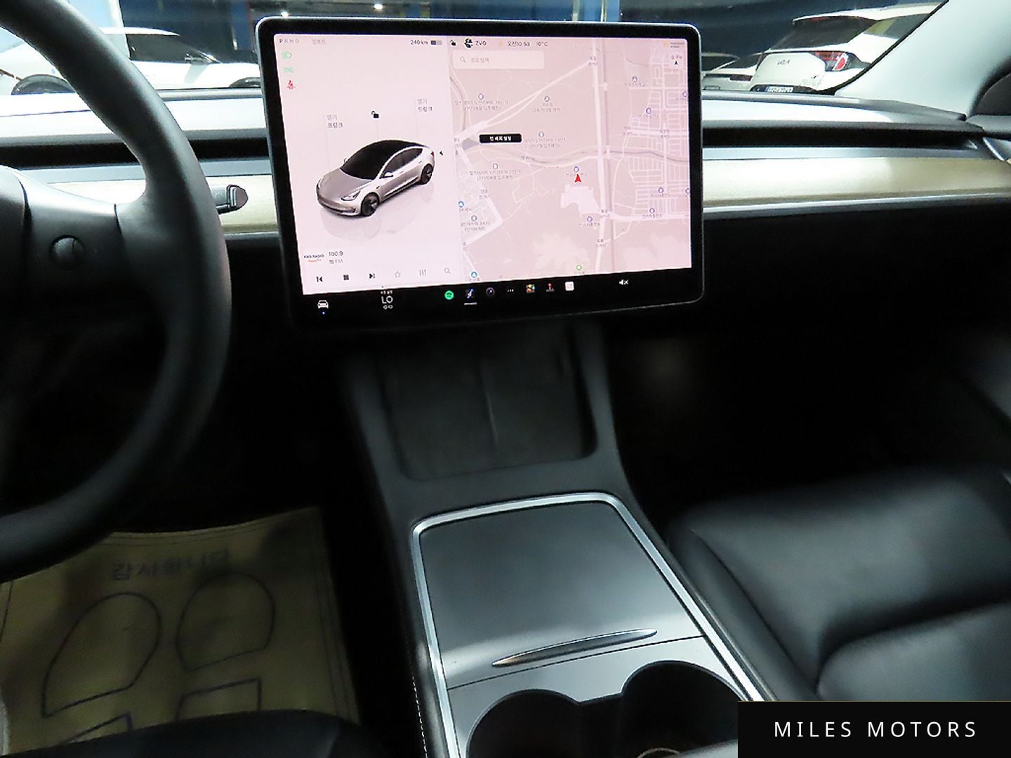 Tesla 모델 3 2022 — миниатюра 9