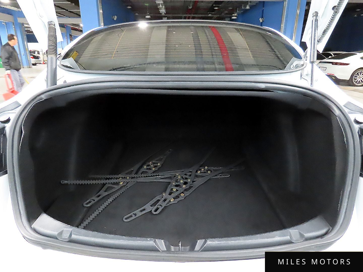 Tesla 모델 3 2022 — миниатюра 15